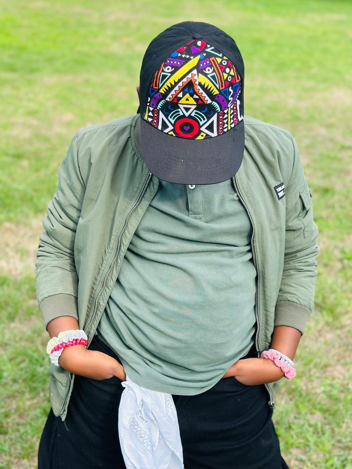 casquette enfant NTEPPE – coton noir customisé wax coloré – réglable et mixte