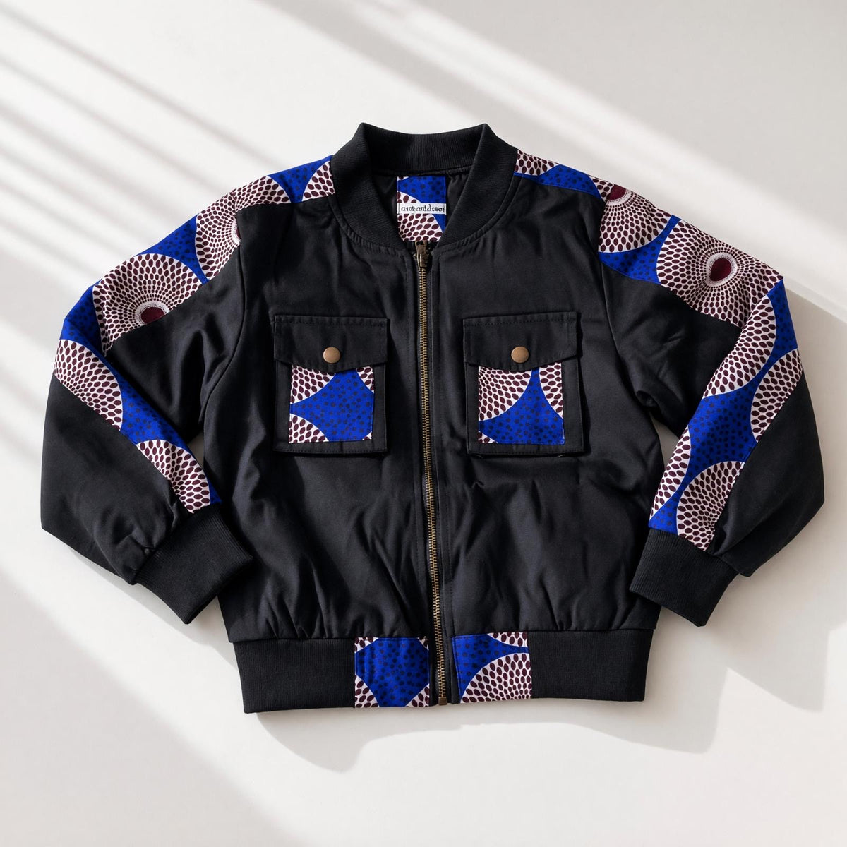 Veste bomber fille MBEMA – Noir et wax bleu – Style aviateur