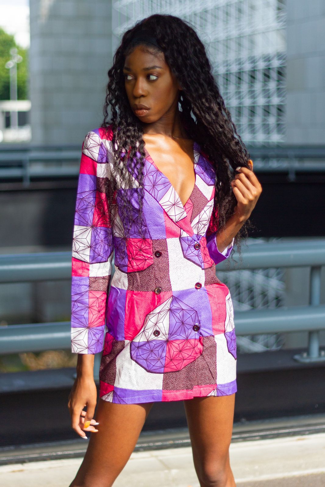 Robe en wax pour femme, modèle blazer MINKA longue de 95 cm, tissu coton, élégante et chic, disponible en taille M.