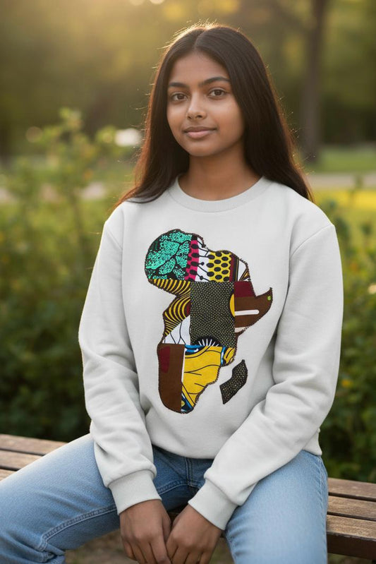 Sweat-shirt enfant customisé avec une carte de l’Afrique colorée, vêtement original et éducatif.