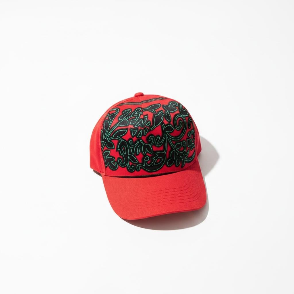 Casquette MINA rouge en coton avec tissu wax fleuri rouge et vert, accessoire artisanal afro moderne ajustable pour enfant