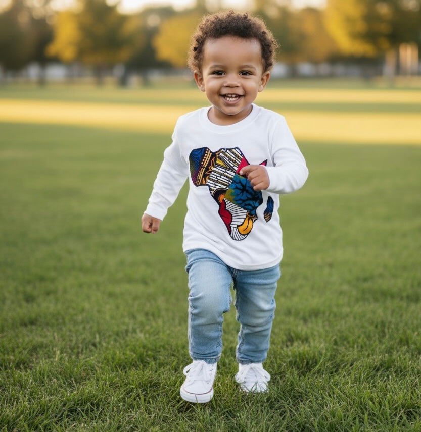 T-shirt enfant avec application en wax représentant l’Afrique – vêtement fait main