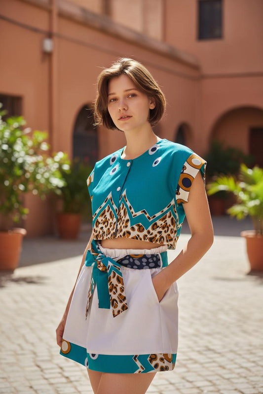 Jupe évasée taille haute en lin avec ceinture à nouer et crop top en wax – tenue fille faite main