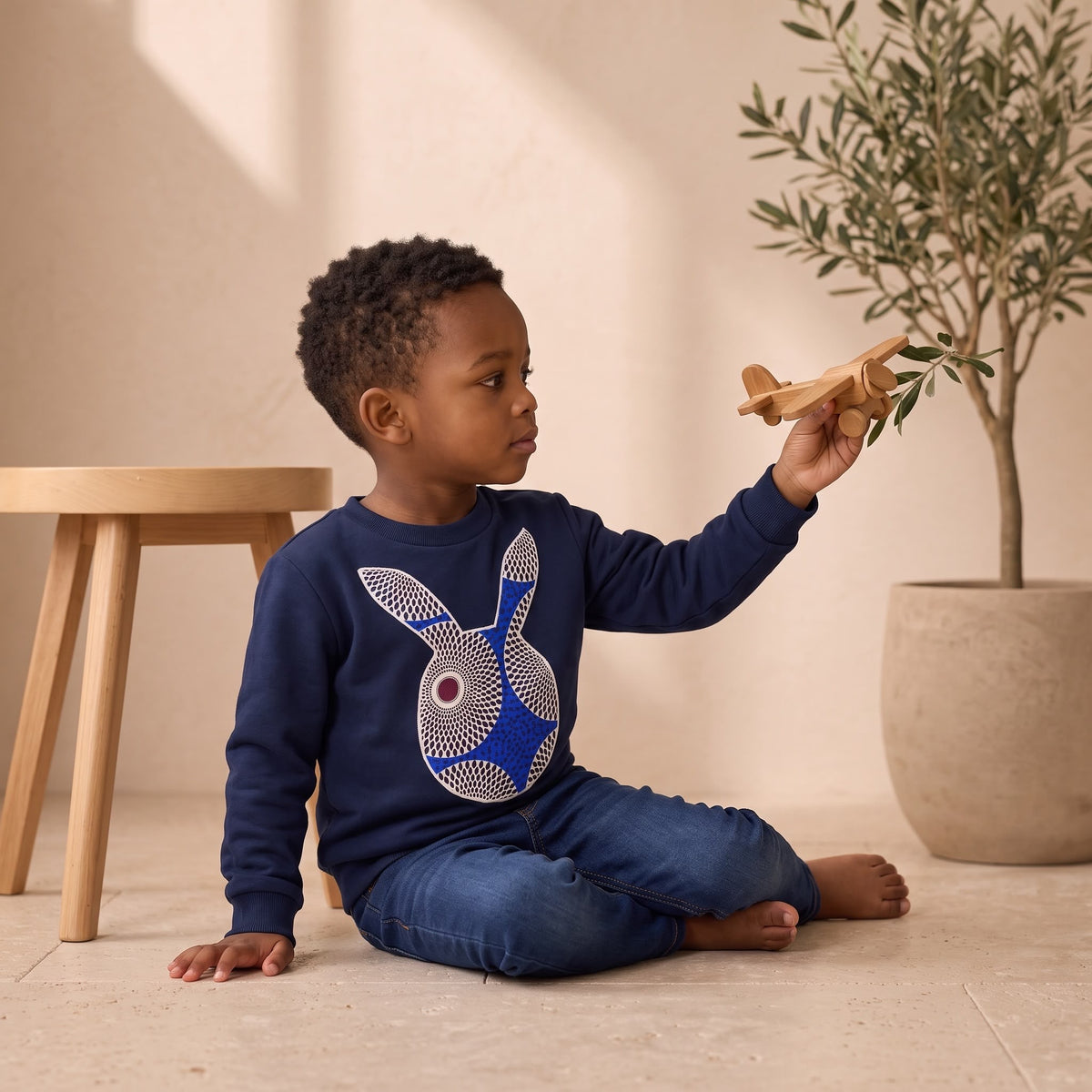 Sweat-shirt enfant afro moderne MBEMA mixte avec customisation wax géométrique et tête de lapin