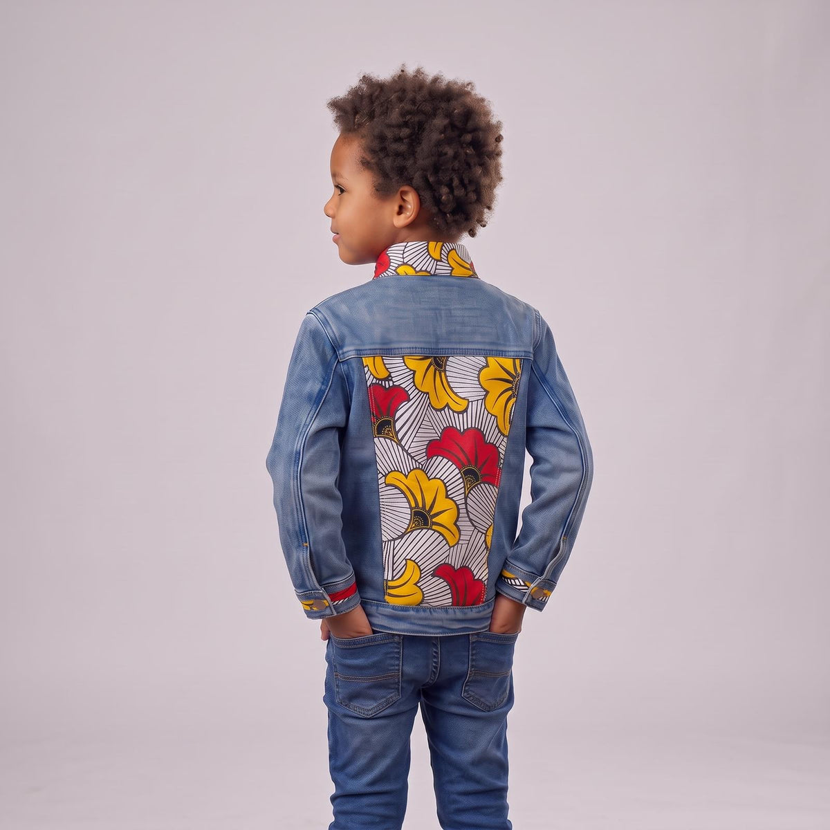 Veste MPESA Denim – veste en jean fourrée garçon personnalisée en wax : 4 à 14 ans